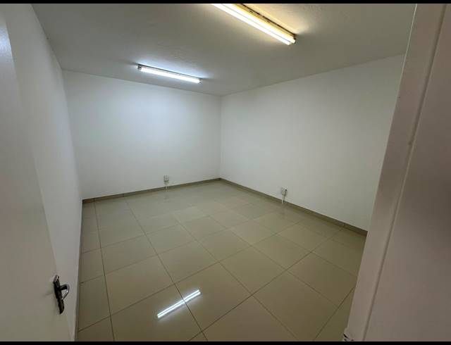 624M² WAREHOUSE TO LET IN NORTH RIDING